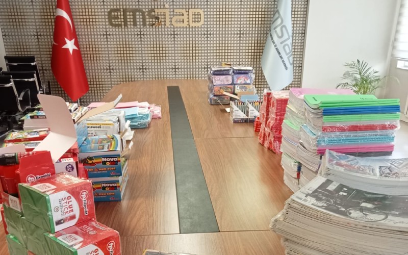 EMSİAD “Bir Kalem, Bir Gelecek” Sloganıyla Okullara Kırtasiye Yardımında Bulundu